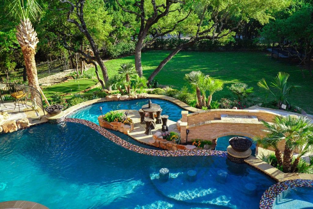 Transform Your Backyard Dreams into Reality with The Woodlands Pool Builders